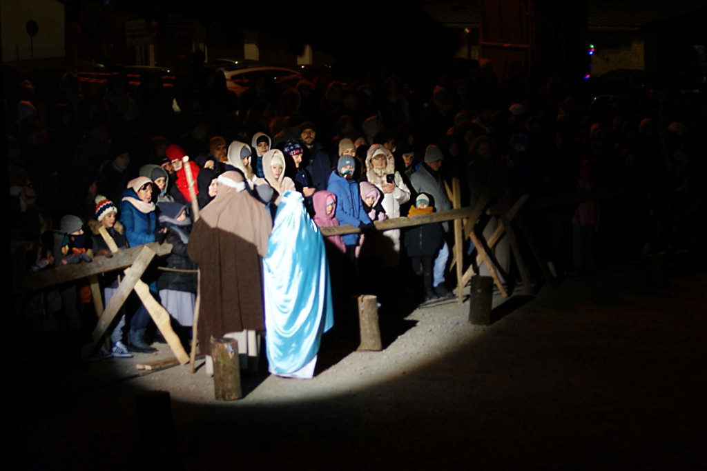 Opowieść o Bożym Narodzeniu, inscenizacja przygotowana przez wspólnotę Cenacolo