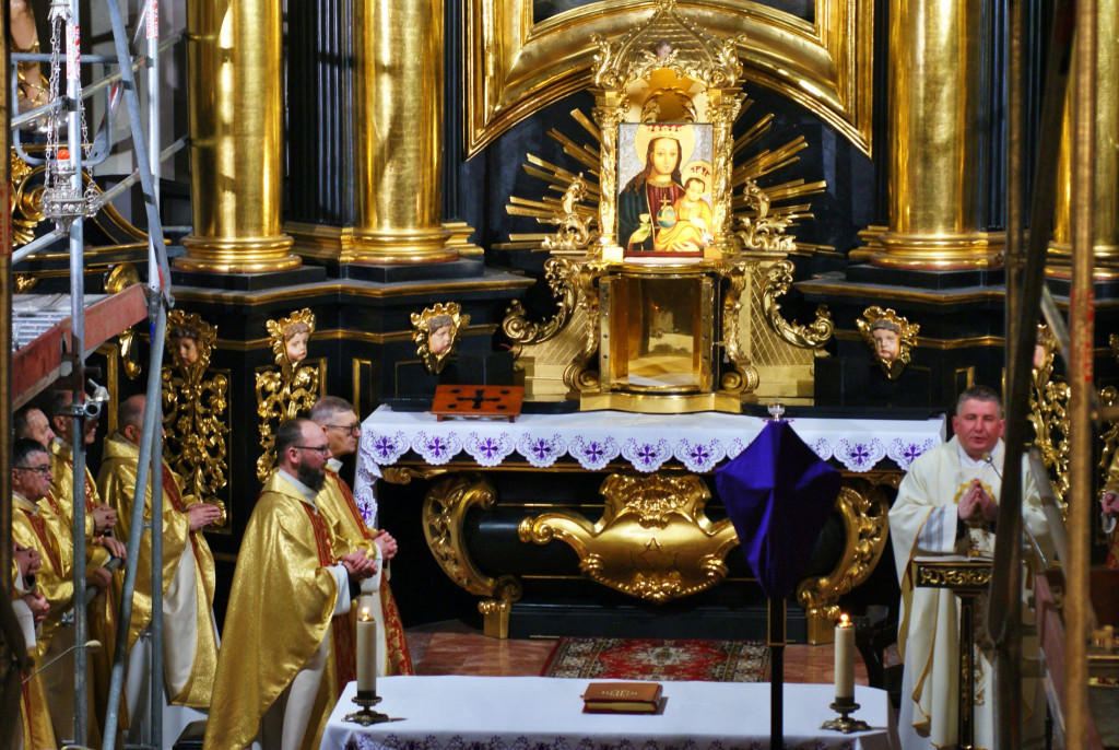 Msza święta puste tabernakulum