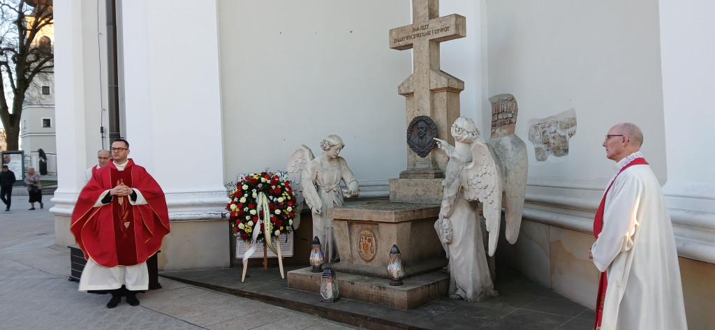 Grób bpa Leona Wałęgi 