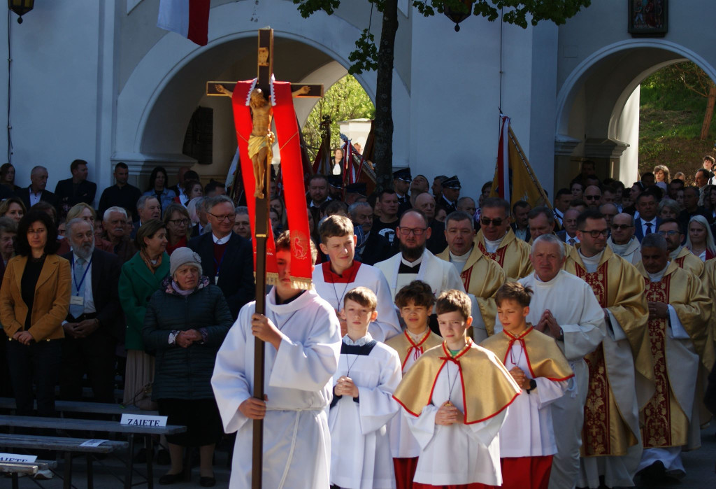 procesja do ołtarza