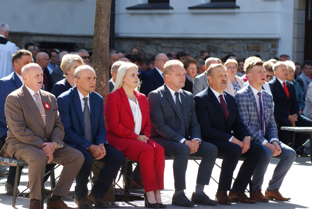 Władze gminy Tuchów na Mszy św. 